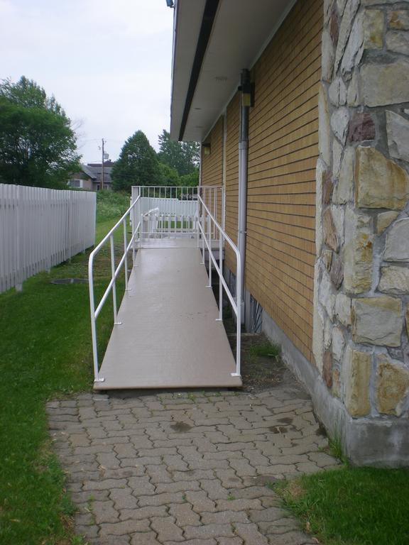 Motel Vaudreuil المظهر الخارجي الصورة