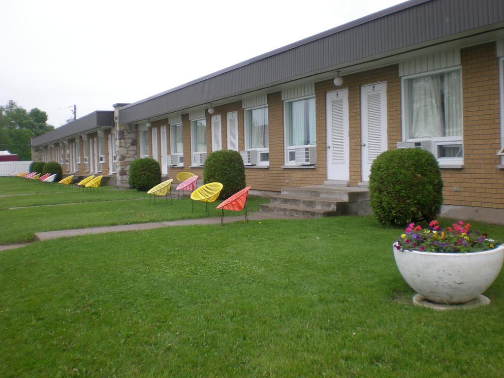 Motel Vaudreuil المظهر الخارجي الصورة